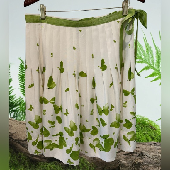 Grace Elements Dresses & Skirts - Grace Elements Pleated White and Green Silk Lined Butterfly Skirt